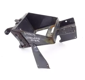 Крепление помпы adblue Iveco Stralis Ивеко Стралис 13 euro 6 евро 6 Крепление помпы adblue Iveco Stralis Ивеко Стралис 13 euro 6 евро 6