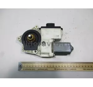 Моторчик склопідіймача лівий 81259706107 81286016137, MAN (Ман) TGS (T-101) KUSTER 81286016137 Моторчик склопідіймача лівий 81259706107 81286016137, MAN (Ман) TGS (T-101) KUSTER 81286016137