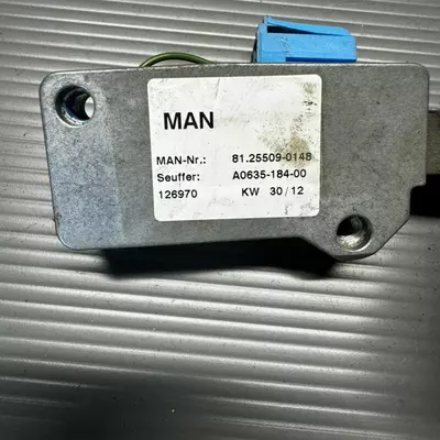 A063518400, 81255090148 Перемикач підрульовий ретардера MAN TGS T-101, Т-080