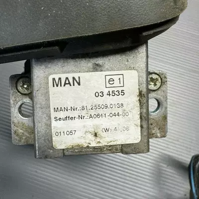 MAN А0095453324, A0095452524, 81255090128, А065900100  Підрульовий перемикач